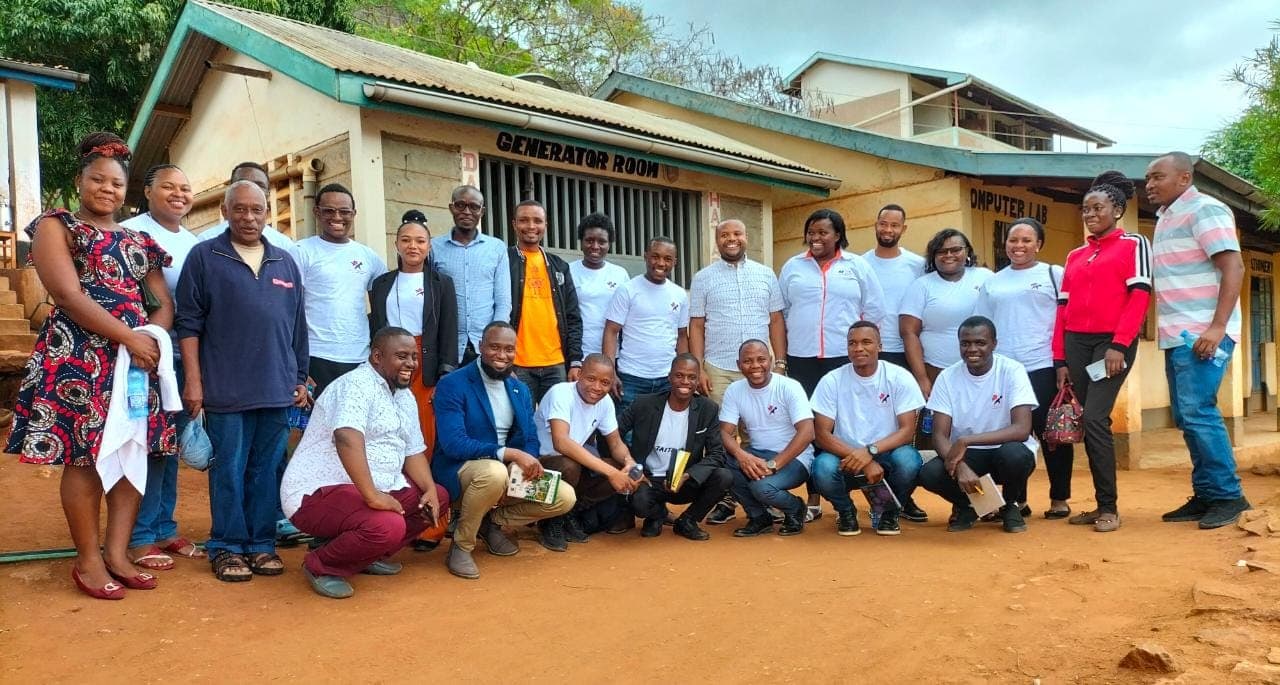 Large group of people at an Undugu Mentorship gathering